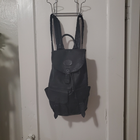 Vintage Leather Backpack, Black - Picture 3 of 7